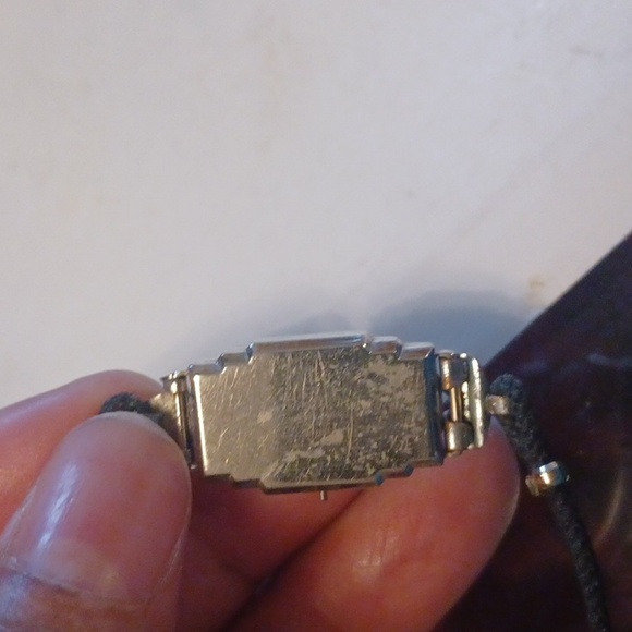 VINTAGE WOMEN'S WATCH NOAHS ARK, ANIMALS PRE LOVED, SILVERTONE, HONG KONG QUARTZ - Picture 9 of 9